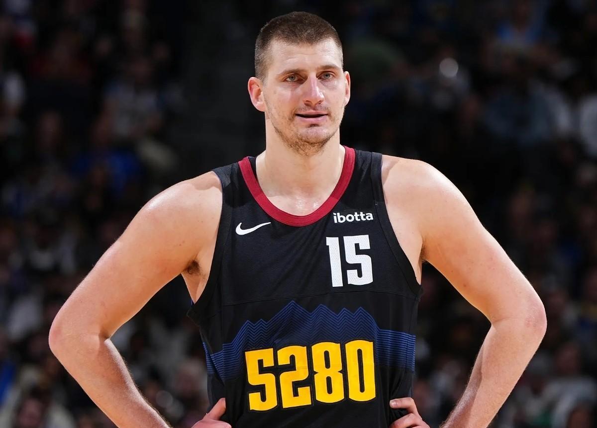 爱游戏网页版官网登录-约基奇在比赛中受伤退赛，国米主帅表示担忧