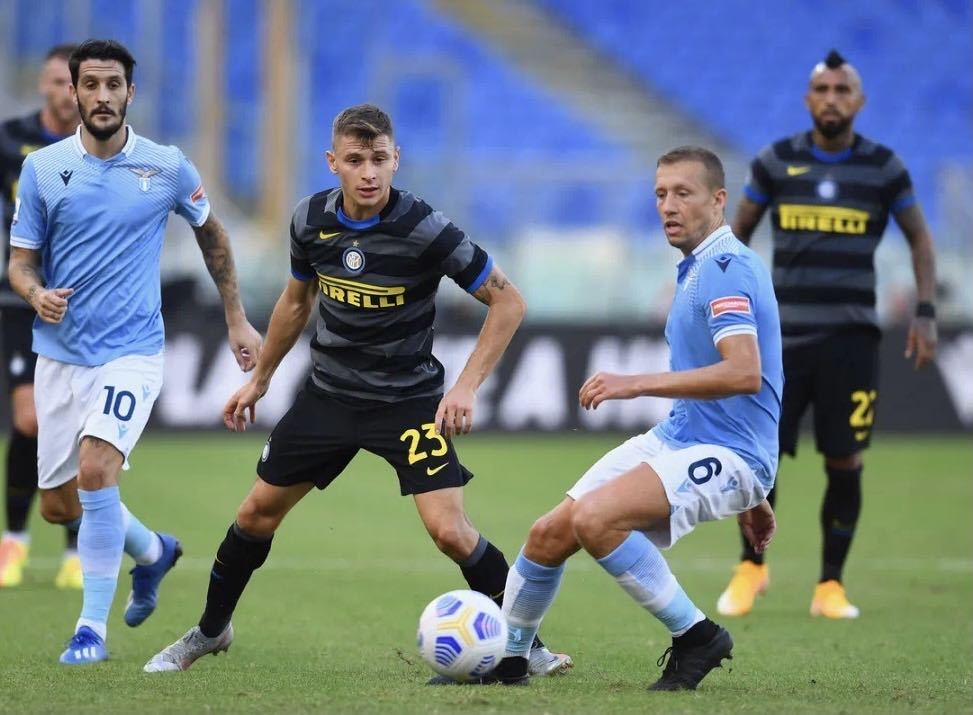 爱游戏网页版官网登录-国米回归首秀大放异彩，湖人主场球迷高呼名字