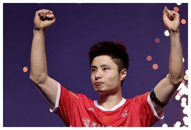 爱游戏网页版官网登录-羽毛球队强势横扫巴黎晋级半决赛，状态火热！