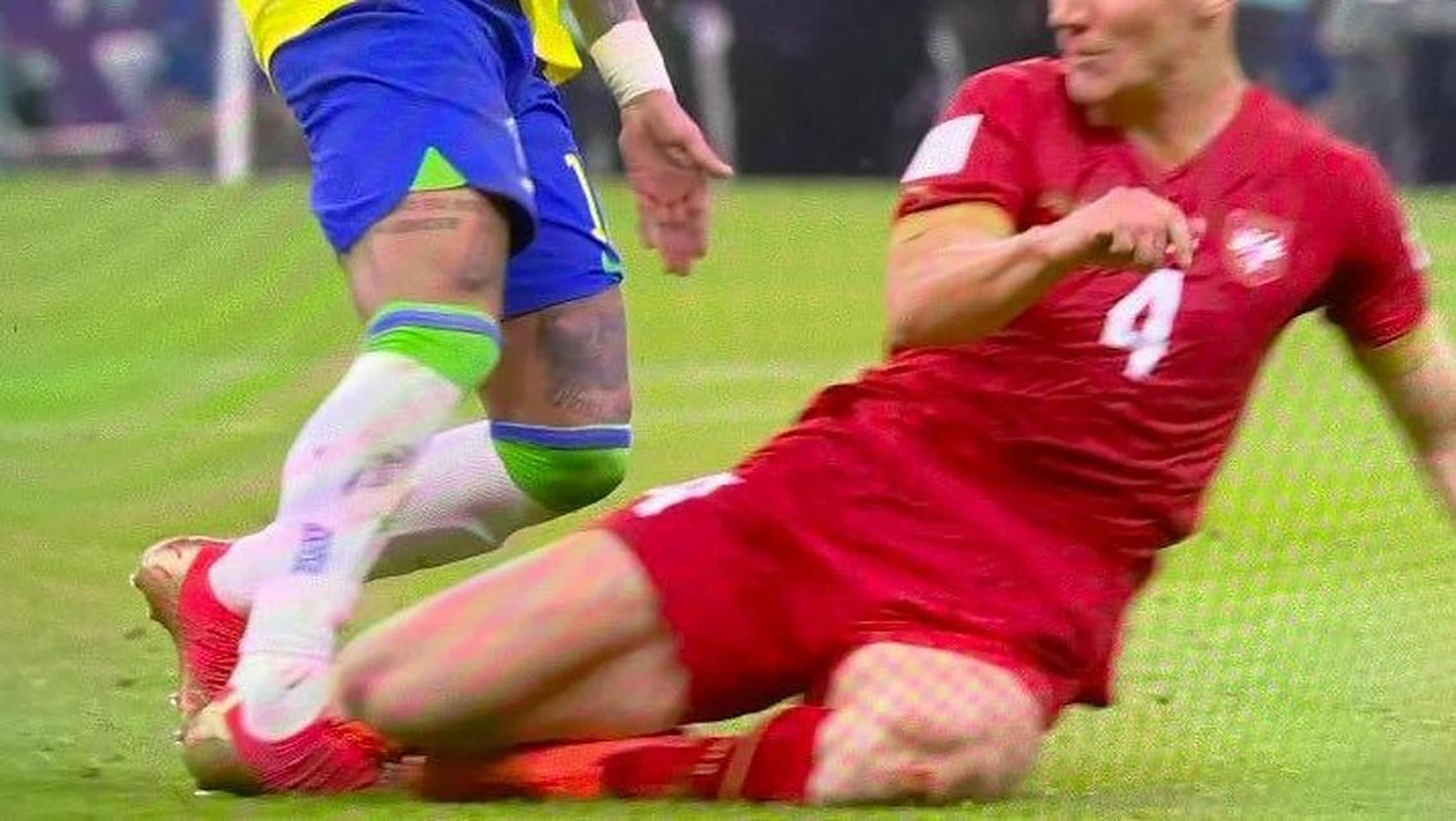 爱游戏网页版入口-内马尔遭遇二十持续失利，塞尔维亚队教练压力巨大！